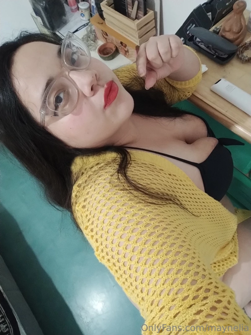 Mommy want to laught really loud seeing your little shrimp dm me with 