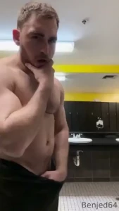 Quick locker room show off