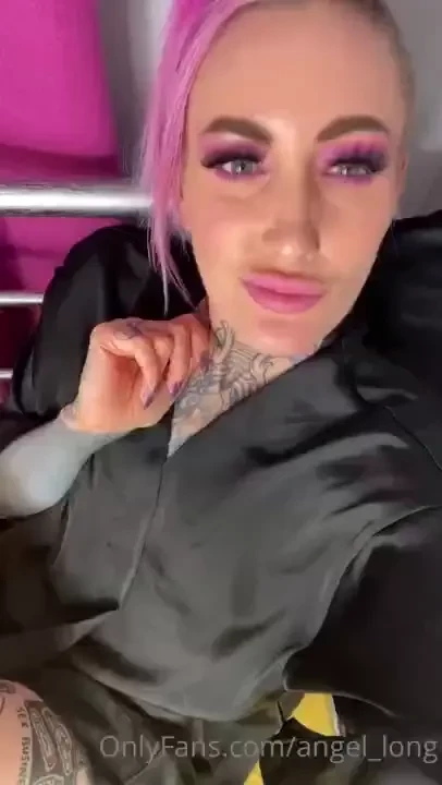 Omg i m so horny this afternoon watch the vid amp see what i m up to 