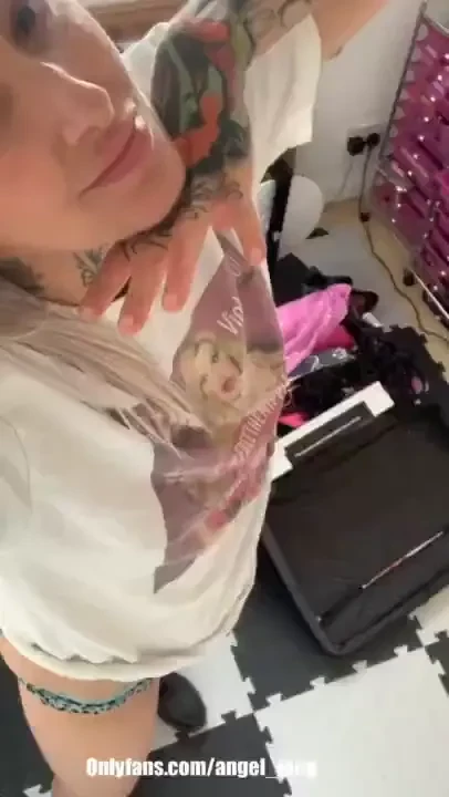 Packing up the shoot room but feeling a little horny 