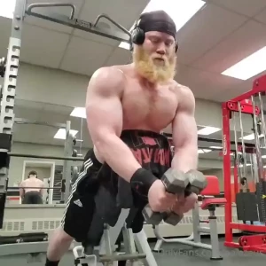 Chest day supersets the aftermath pause bench pressing 400lbs x 1