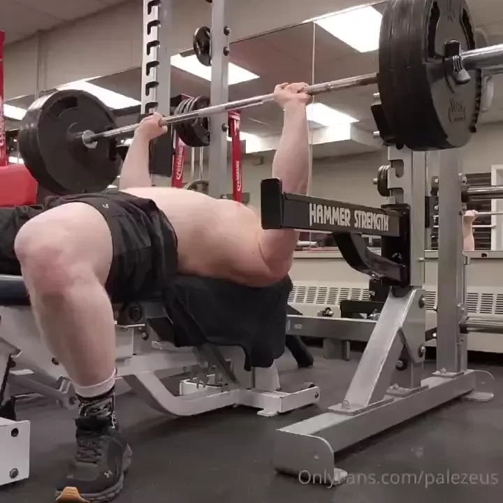 Chest day supersets the aftermath plank alt cable chest flies pause 