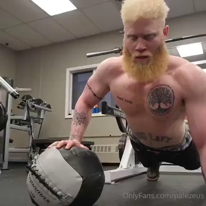 A gym god the juiciest flex plyo ball chest blaster 315lbs play time part 1 