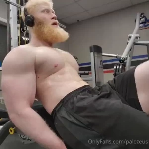 Daddy is a powerhouse the juicy postworkkut flex bb deadlifting 500lbs part 2