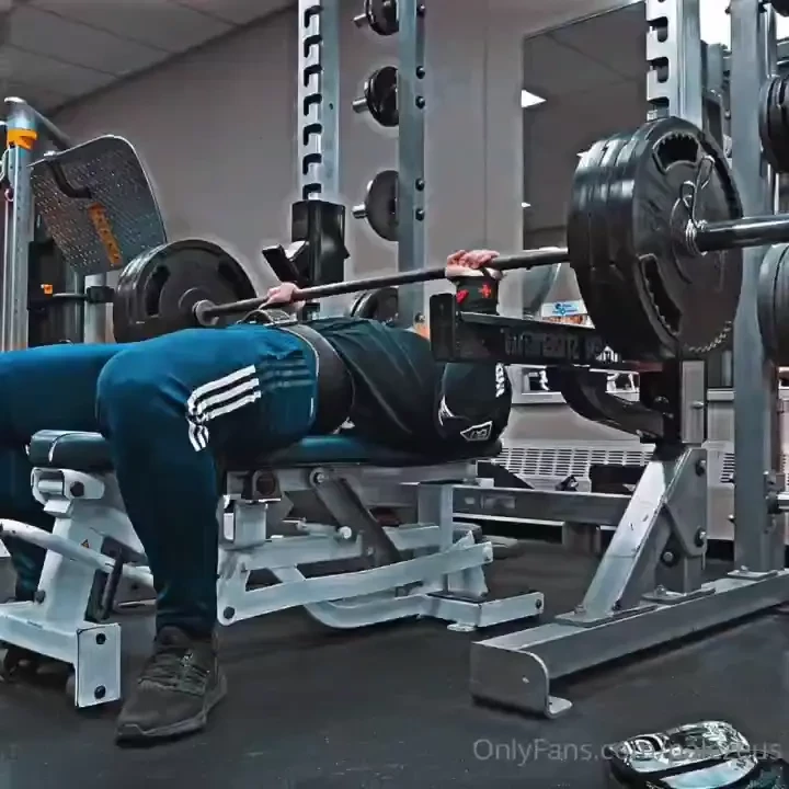 Chest day supersets the aftermath incline push ups pause bench 