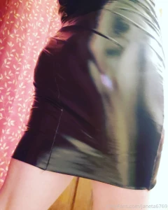 Just had to share a little in my tight shiny dress i hope you all part 1