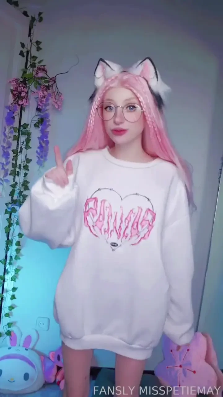 Baggy and tight clothes on me both looks cute but first one is comfy 