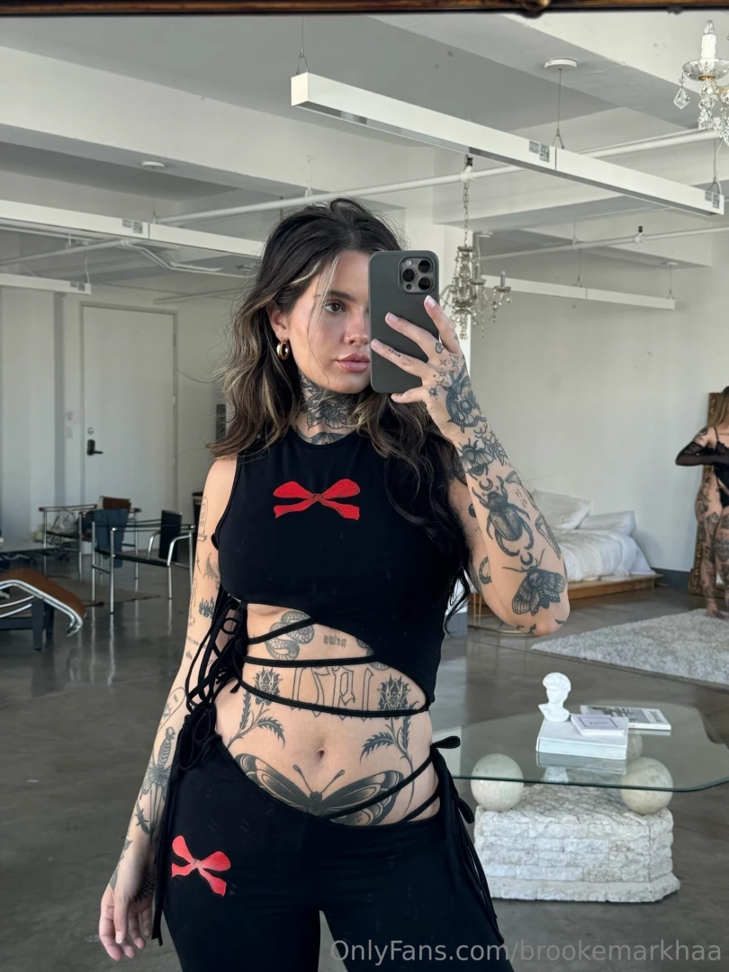 Would u rather a baddie who cooks or cleans part 1 