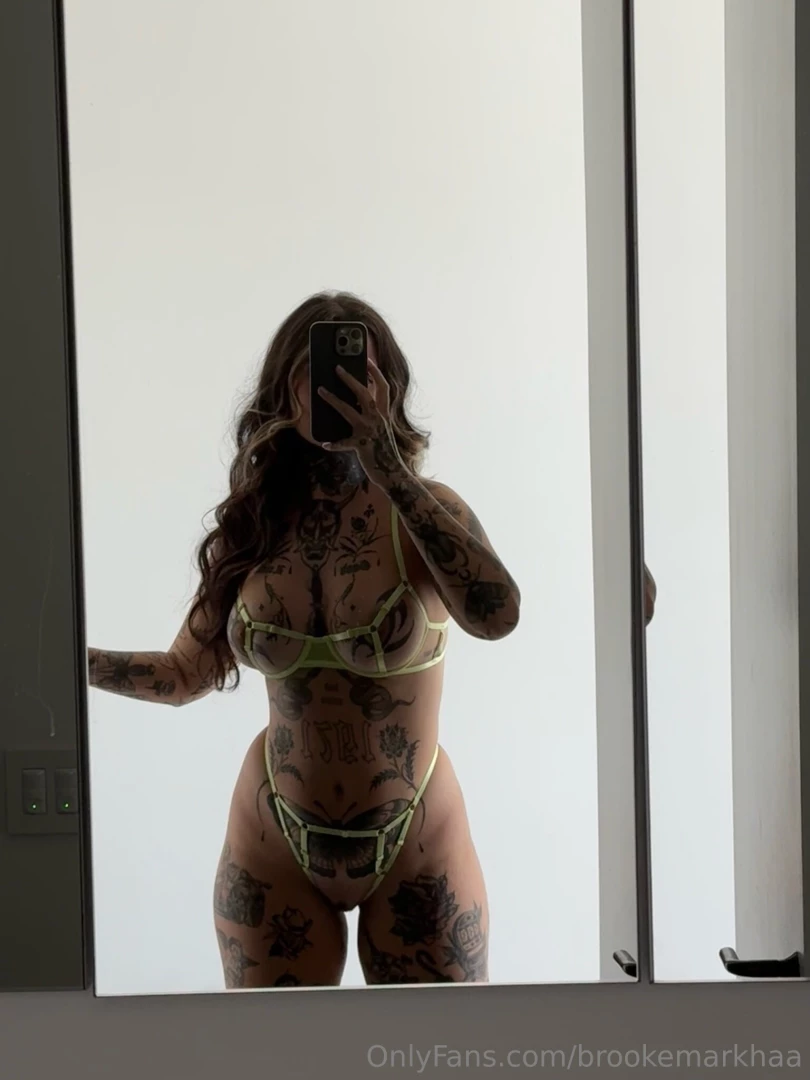 Waiting for you to come explore your darkest desires 