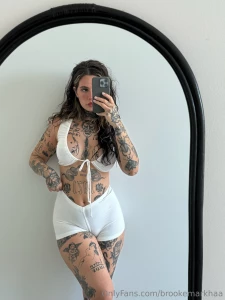 Bored and horny hehe hmu