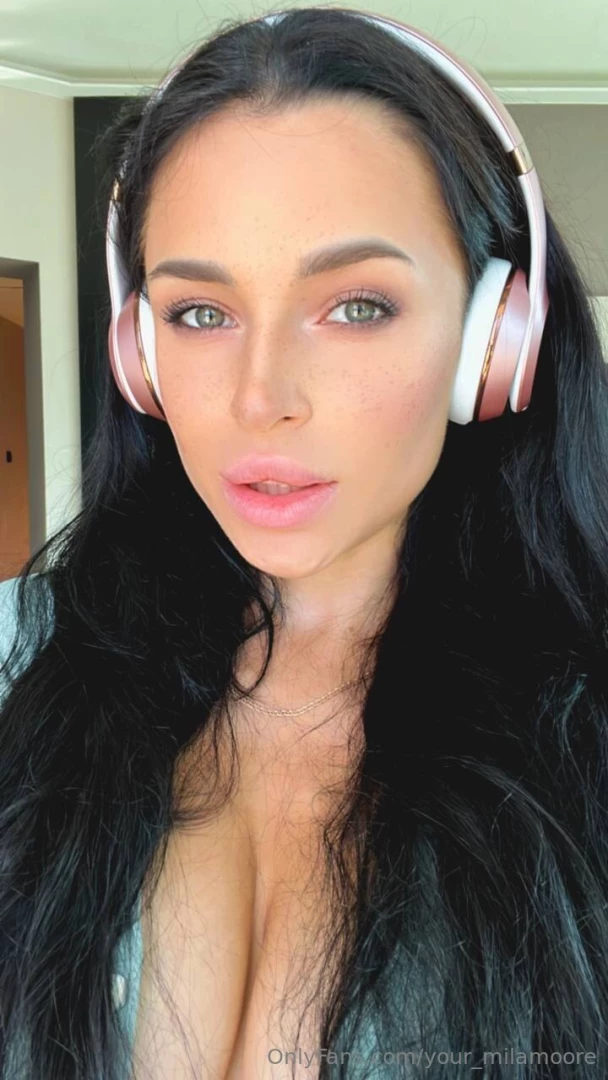 Today in my music-lover mode with my favorite headphones they re so 