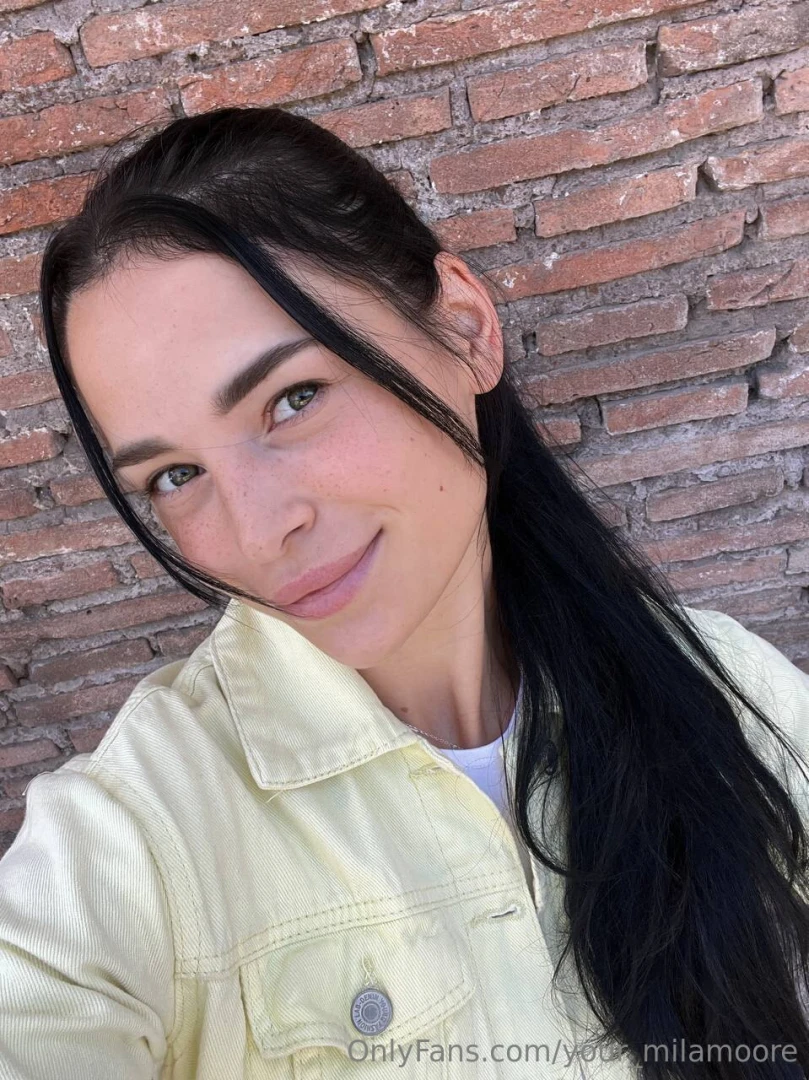 Today i decided to give myself a moment of calm and smile i put on my 