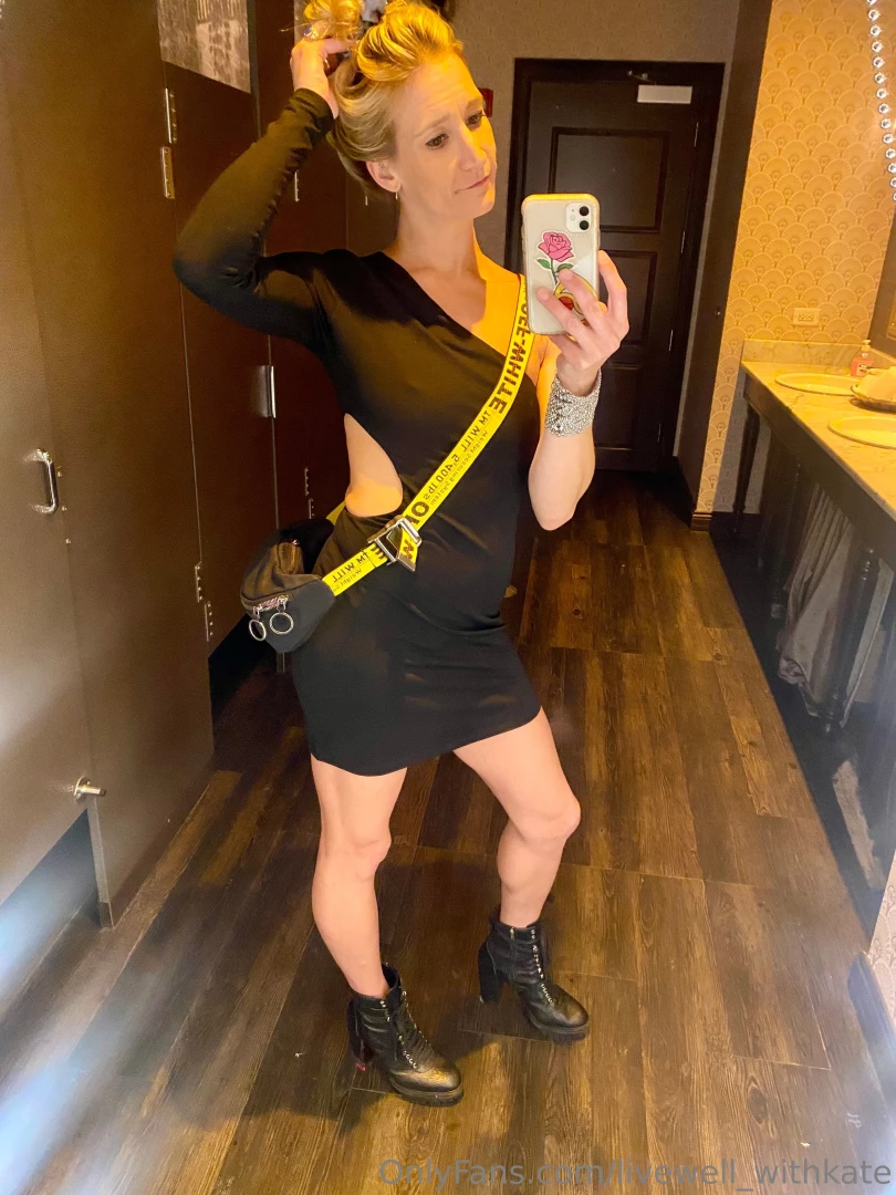 It s friday 2 finals down 2 to go i think i can celebrate a little 