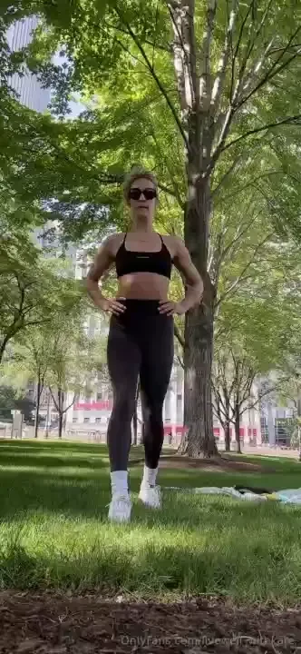 Finding time to do my lunges while azaiyah gets taunted by a squirrel 