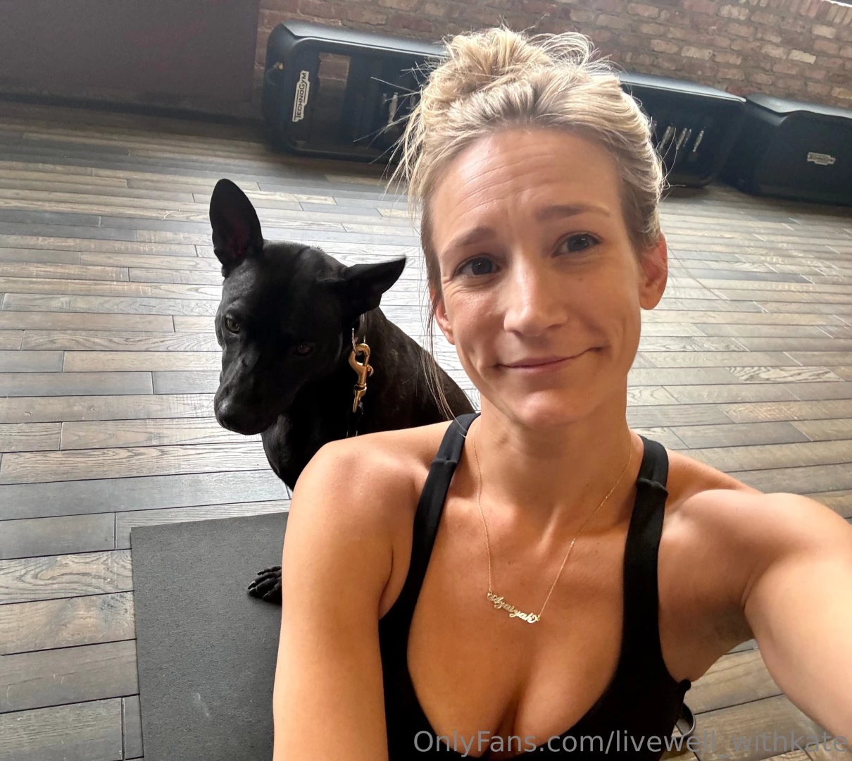 Hanging at the gym w my best girl shes always got my back i can t with 