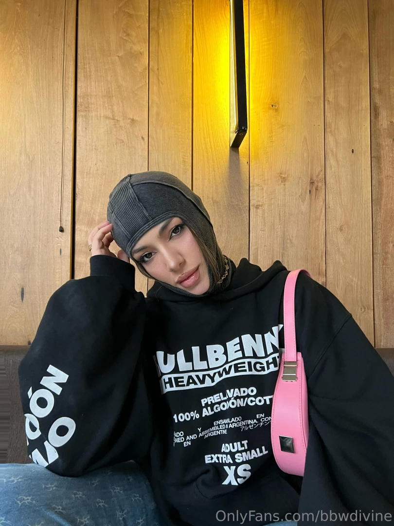 I know that sometimes i can have a very cold look but believe me baby 