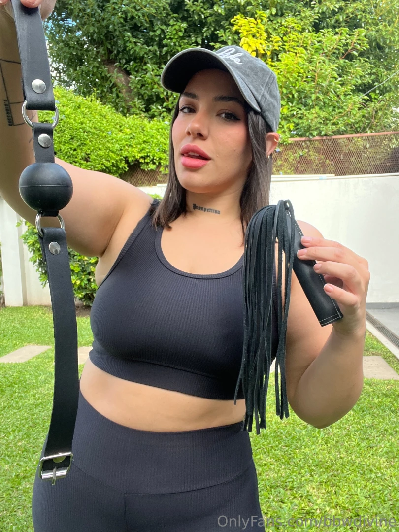 Gag or whip choose little dog 