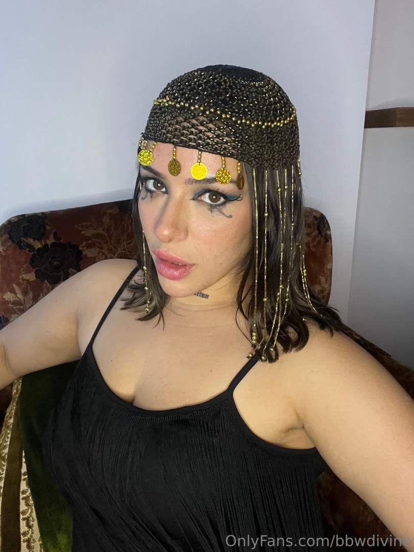 Do i look like cleopatra 
