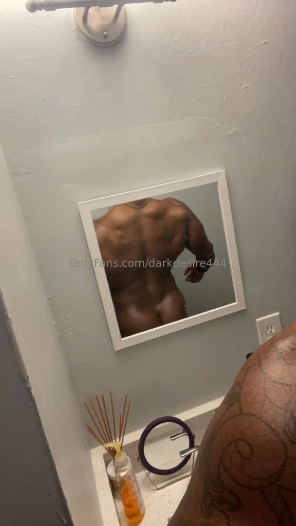 Doing some posing i ve been working hard would you like me to post 