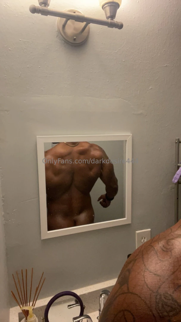 Doing some posing i ve been working hard would you like me to post part 1 