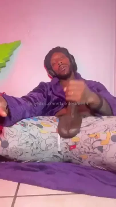 Come watch me get this last nut before bedtime 