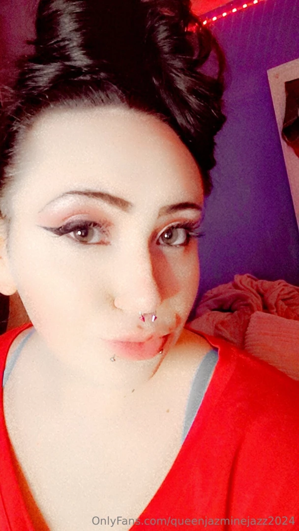 Because i was feelin cute today 