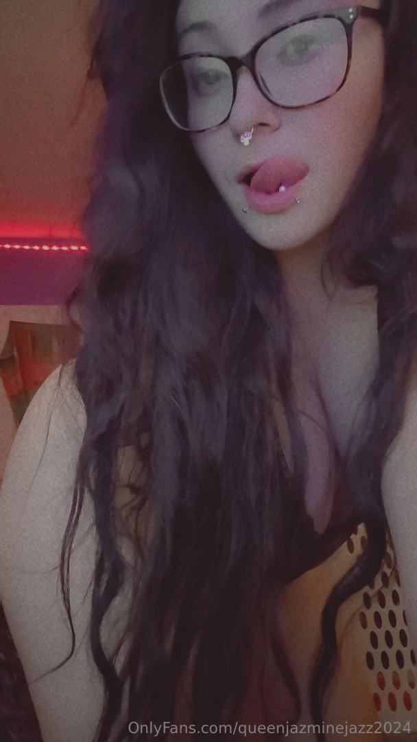 Just a girl feeling a little pretty 