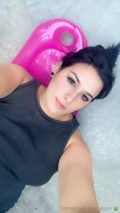 Hi everyone i m on my way to the beach in case you haven t seen me