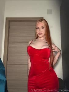 Be honest does red looks good on me