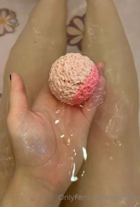 Come watch me take care of myself in the bath and see how wet i am