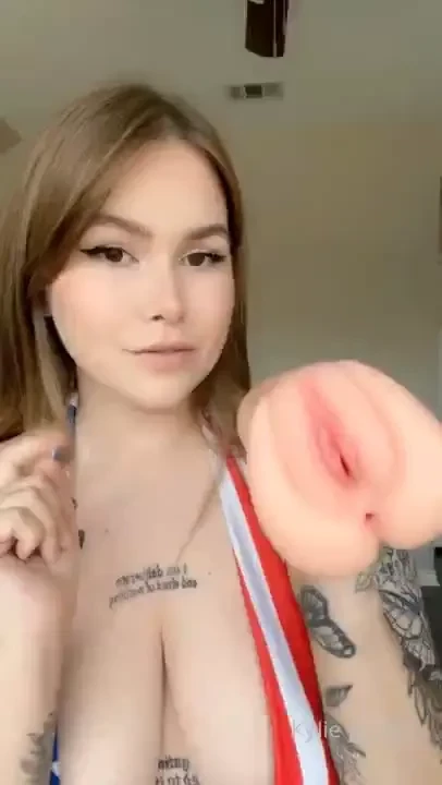 Jiggly ugh my pussy is so tight and pretty 