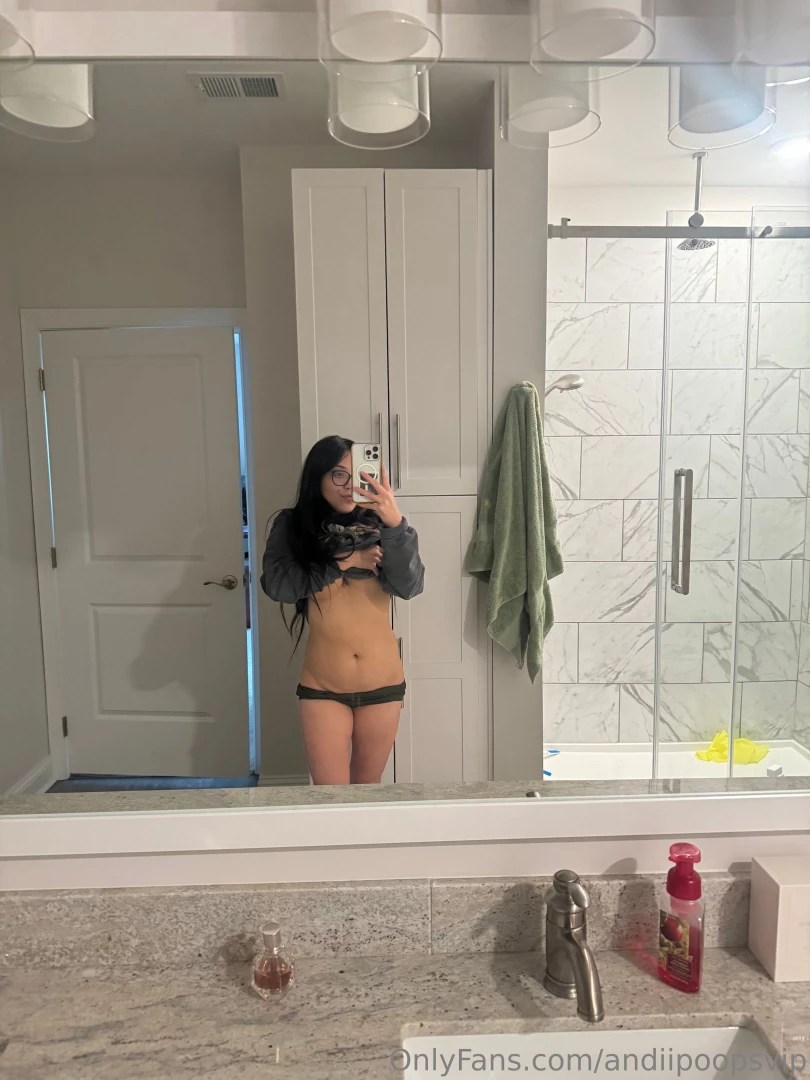 Trying to tone my belly but it just so flufffffy 