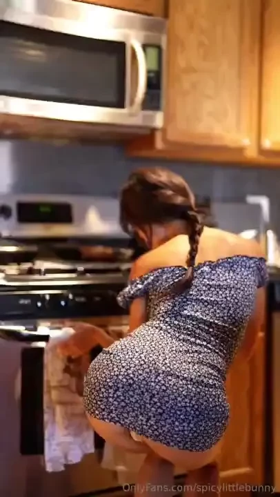 Hey babe are you hungry for me 
