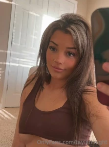 Sexiest chic on your feed today