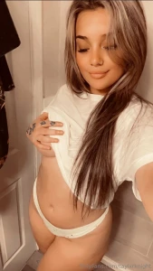 We re alone in my parents bathroom what do you do