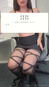 Willst du dich fingern w hrend du meine wippenden br ste vor dir part 1