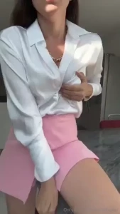 Zuhause angekommen hab ich richtig bock meine dicken br ste aus der