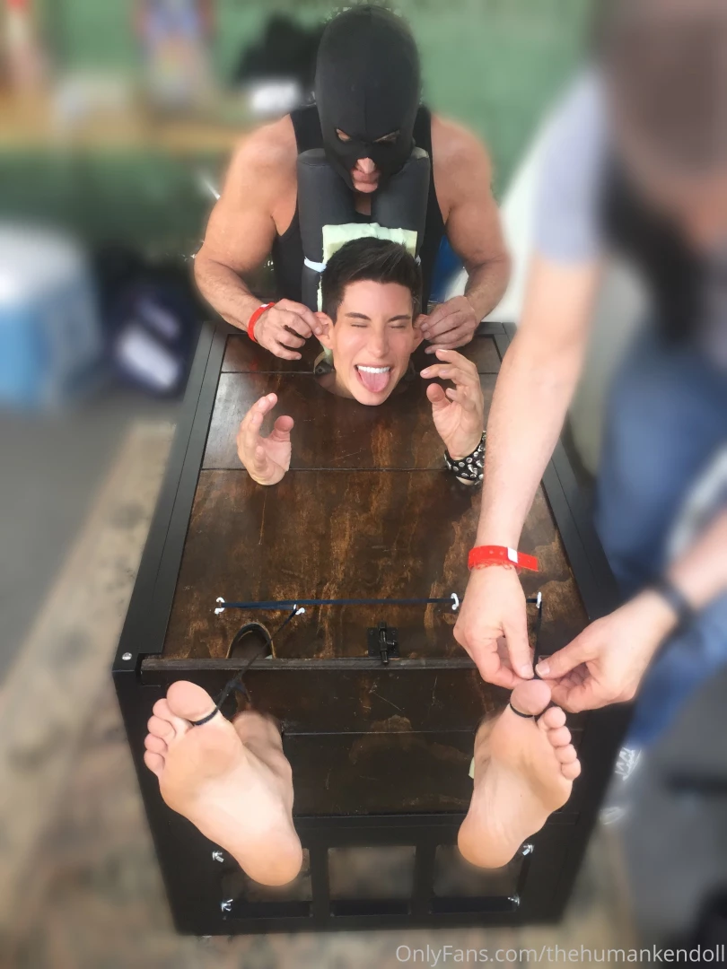 Ok while we re on a folsom flashback i decided to try a bondage box in 