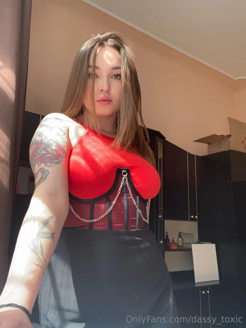 Your beauty queen is waiting for you 