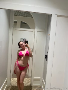 Do i look sexy in this swimsuit