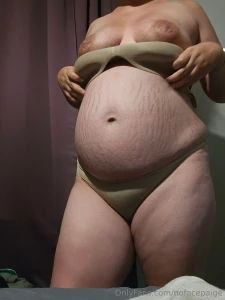 32 weeks tits ass amp creamy pussy pics along with a twerking video part 1
