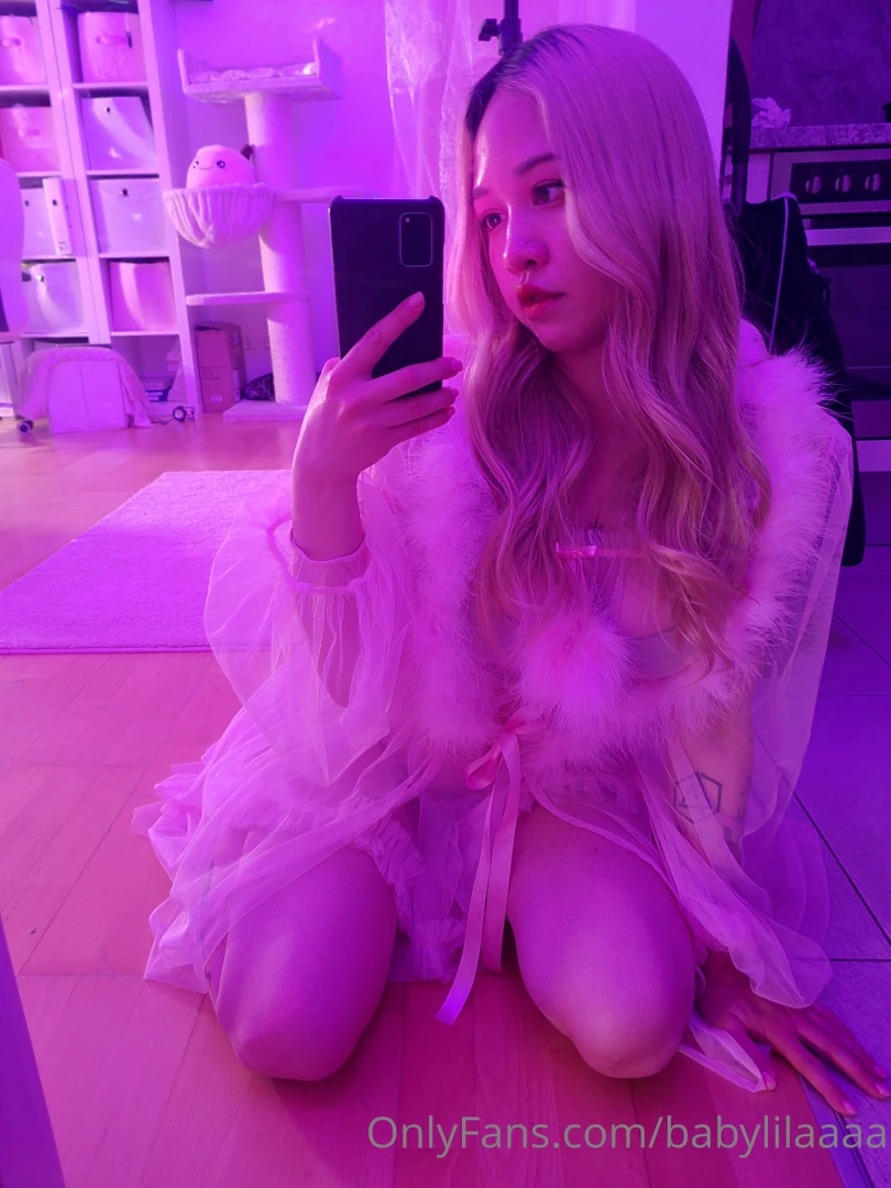 Obsessed with pink lights 