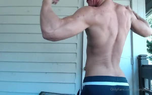 Quick flexxxing vid for all the new subs thank you all so much for