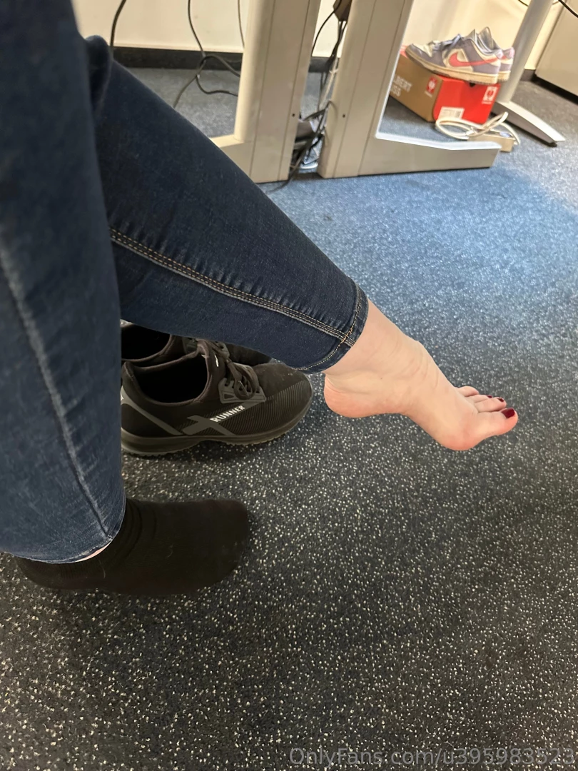 It turns me so on when i water and a cloth put my shoes and socks of part 2 