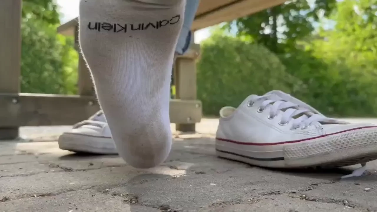 Diese heimlichen schuh socken nylon fu spielchen unter dem tisch 
