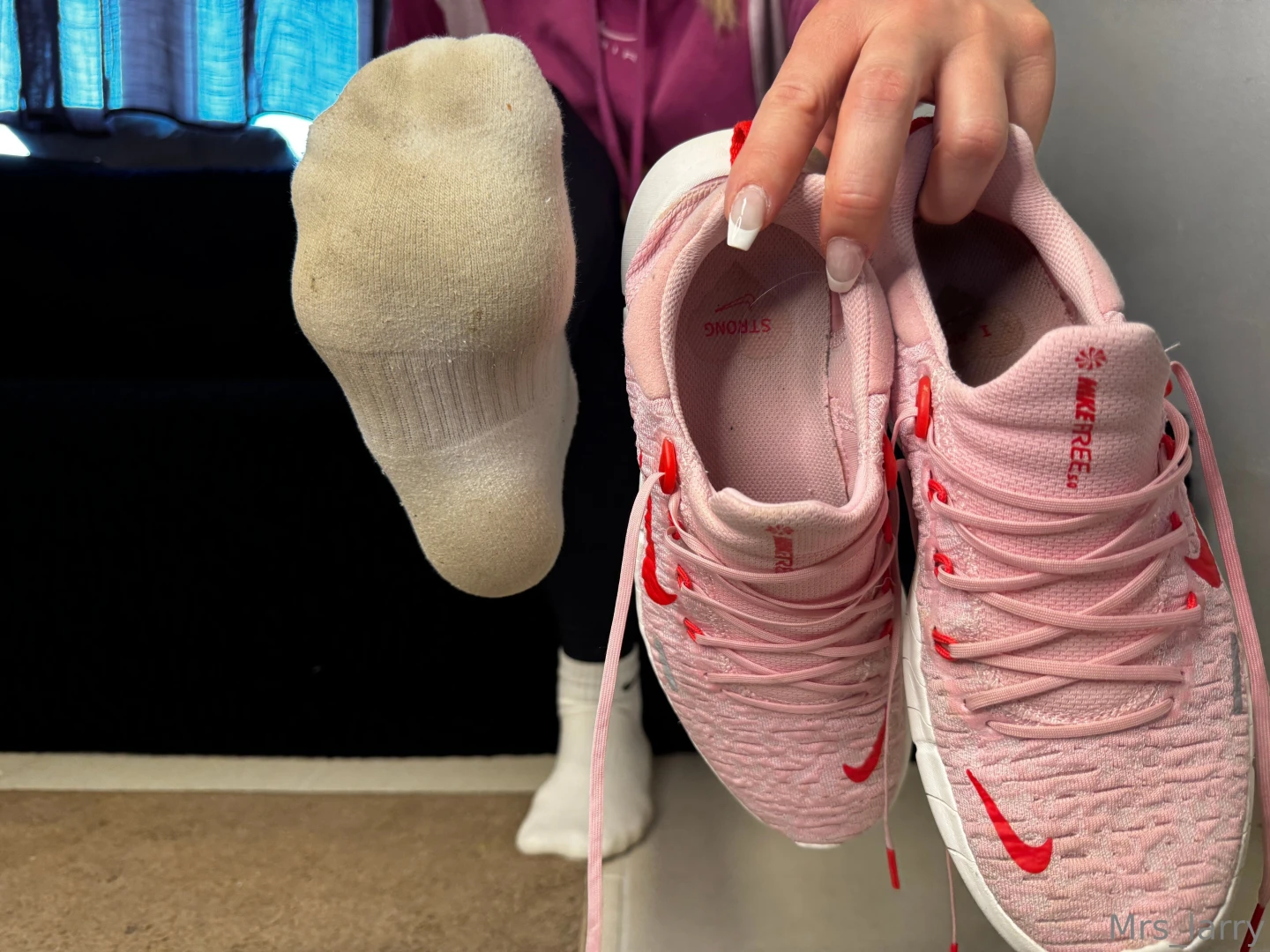 Mit jedem schl ffler und mit jedem blick auf meine nike sportsneaker part 1 