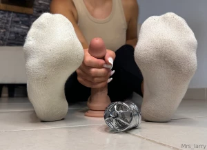 Was f r ein geiler trigger mit dem dildo handjob und meine socken part 2