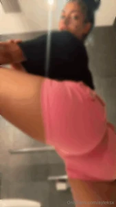 Bathroom cum is kinda a vibe ngl waiting for my flight then one thing