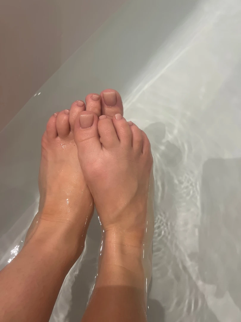 Whose going to clean my toes after a long gym session 