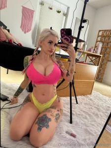 Seduction in every glance part 1